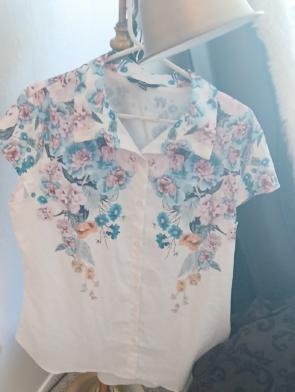 Sleeveless Button-Down Floral Shirt - White with Blue & Pink Flowers